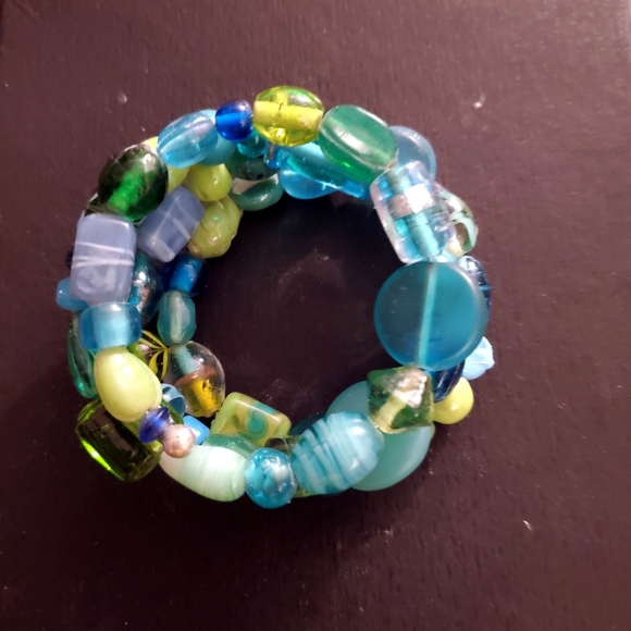 Green Blue Silver Wrap around glass bead stretch bracelet - Picture 1 of 3